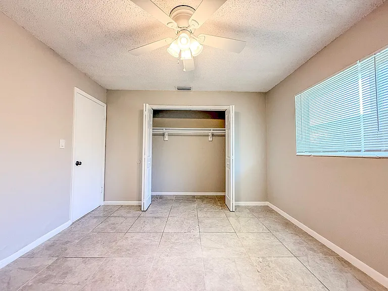 1025 NE 17th Ave #1 — Photo 8