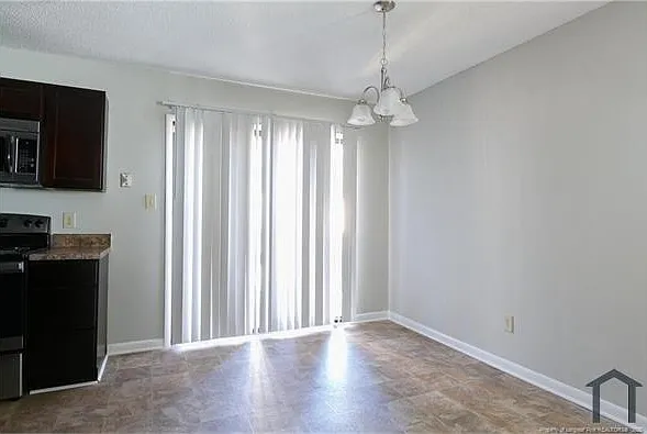2 bed, 900 sqft, $1,075 — Photo 3