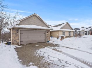 753 Wright Ct, Hartford, WI 53027