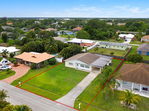 2nd image of 356 NW La Playa St