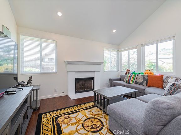 4th image of 28105 Hollyberry Ln