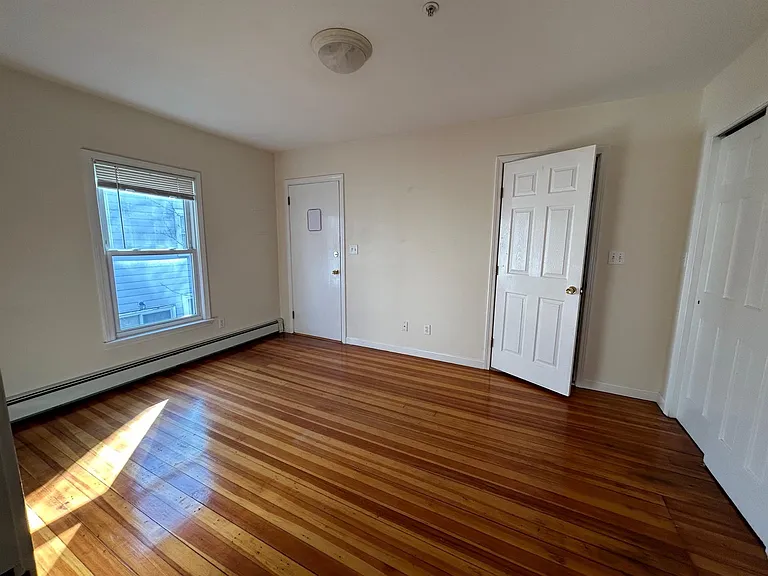 5 Locke St #2 — Photo 8