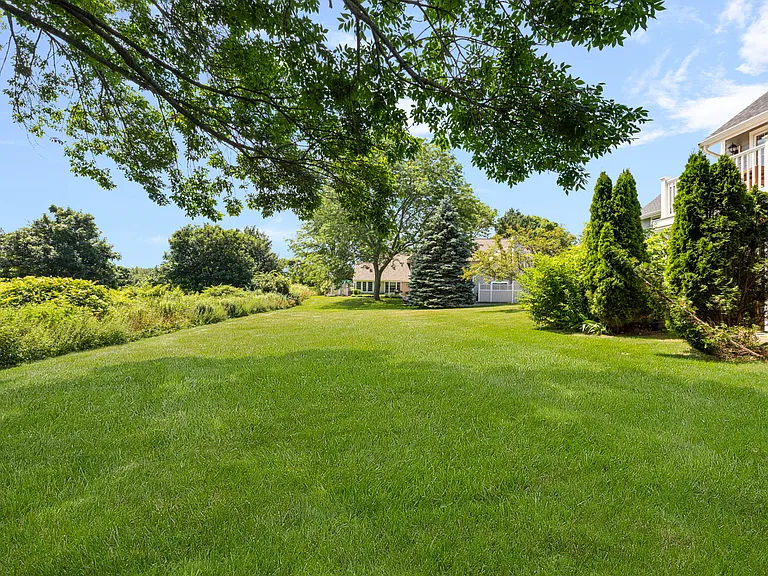 223 Corey Ln — Photo 33
