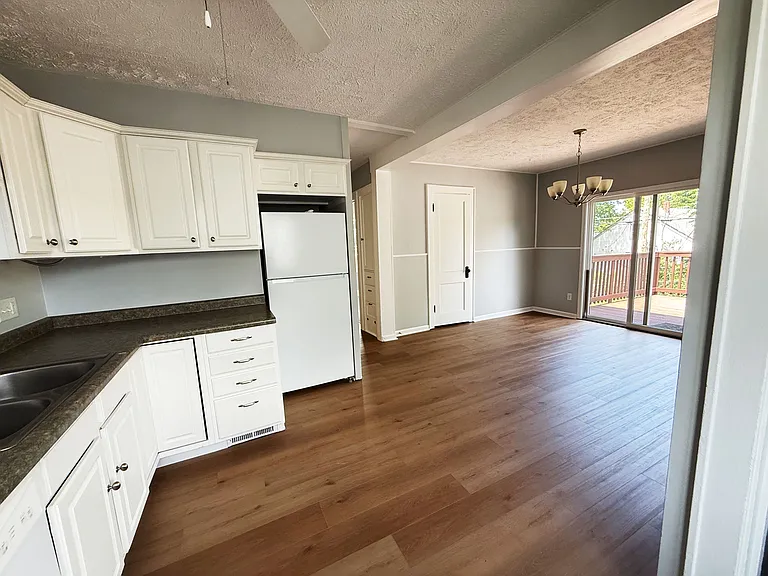 4422 Pacific St — Photo 15