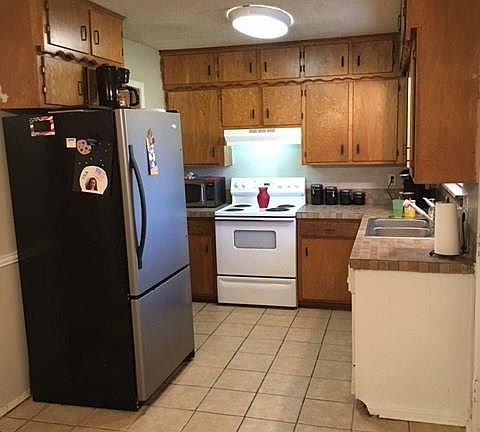 5th image of 308 E Garden Dr