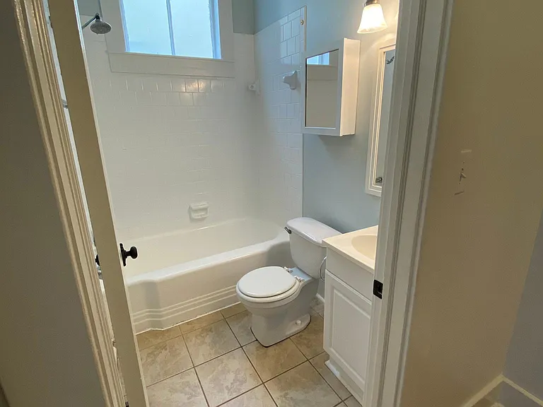 421 E Duffy St #A — Photo 4