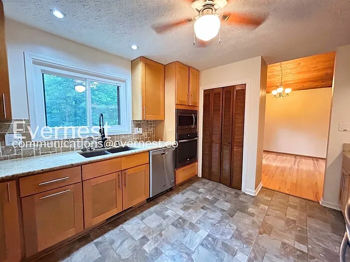 770 Bayliss Dr — Photo 6