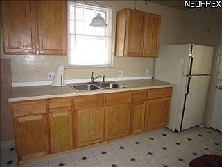 3rd image of 870 Quarry Dr