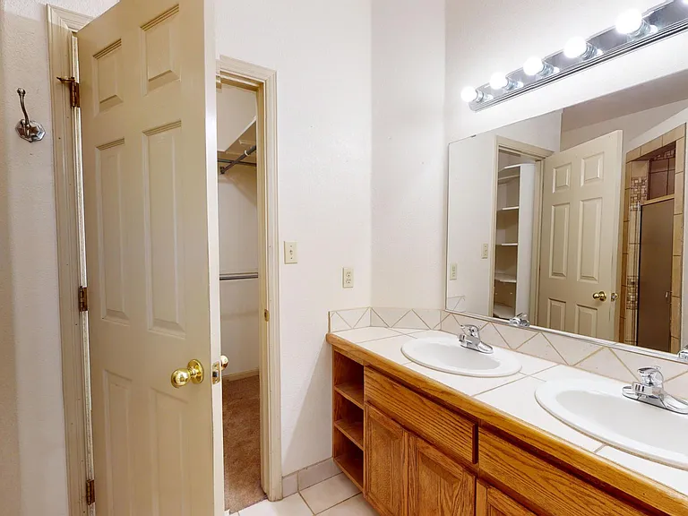 3496 Northpointe Dr — Photo 27