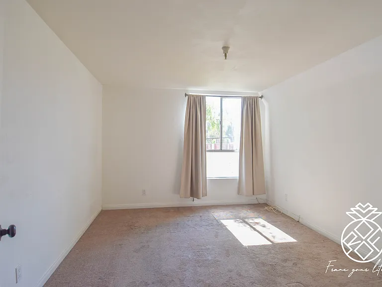 5143 Bakman Ave #206 — Photo 24