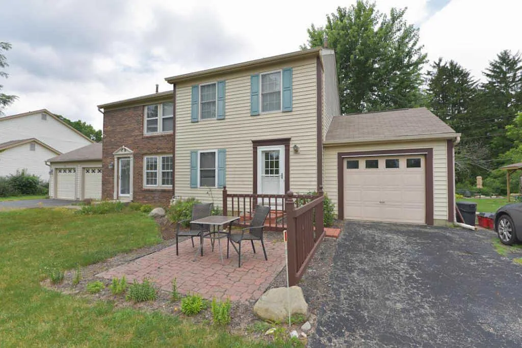 294 W Powell Rd photo 1