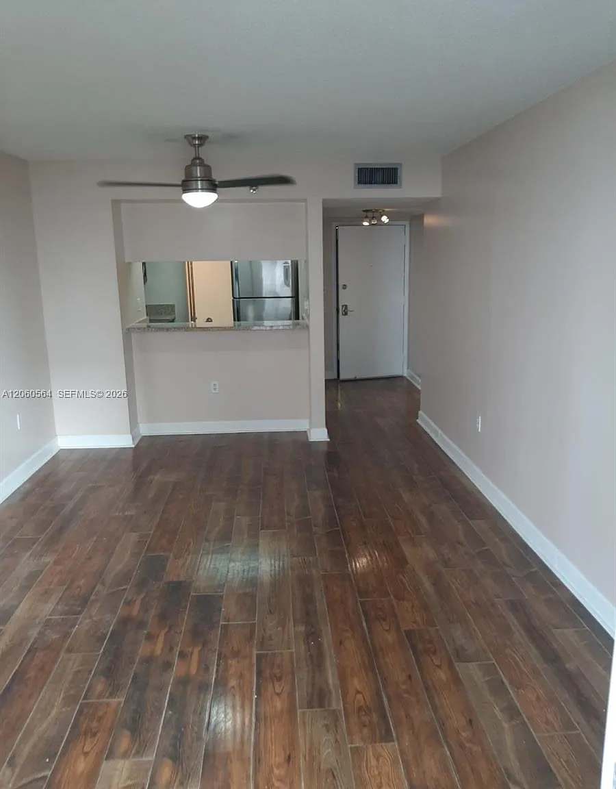 Madison Downtown Condo — Photo 3