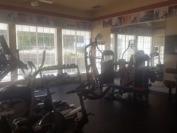 4th image of 11538 Westwood Blvd APT 233