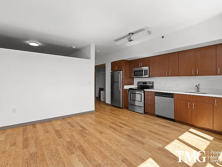 Corbett Heights Apartment Homes — Photo 39