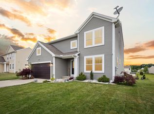 1767 Crescent Pointe Dr SE, Caledonia, MI 49316
