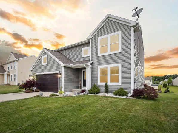 1767 Crescent Pointe Dr SE, Caledonia, MI 49316