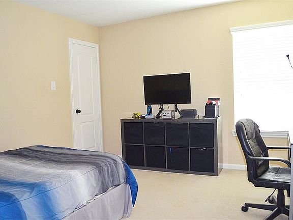 3rd image of 6402 Papaya Bend Dr