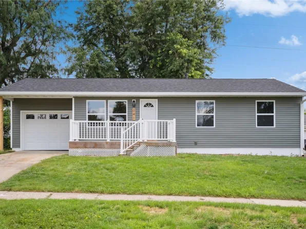 341 Jacolyn Dr NW, Cedar Rapids, IA 52405