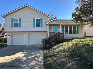8739 N Paris Ave, Kansas City, MO 64153