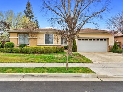 810 Fenmore Ave, Sanger, CA, 93657