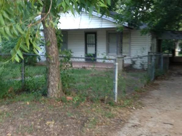 901 W Niblick St, Longview, TX 75604