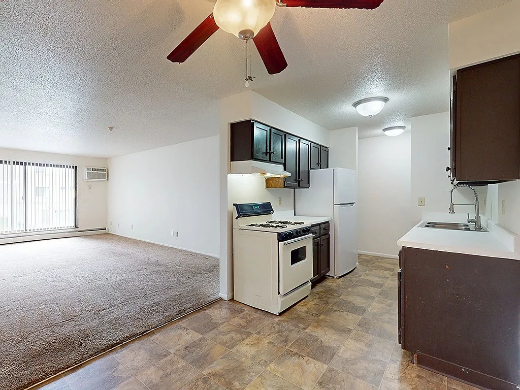Stone Grove Apartments — Photo 1