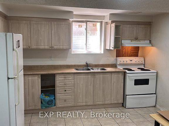5th image of 99 Rollingwood Dr
