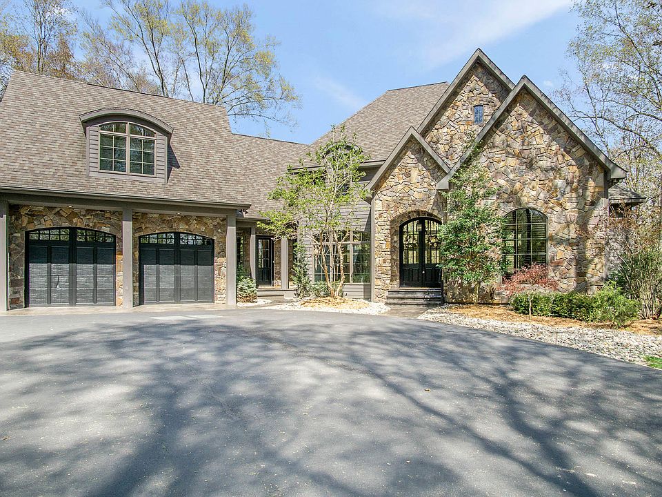 1st image of 507 Kitty Hawk Ln