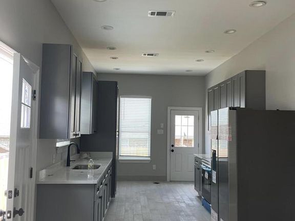 5th image of 3553 Kings Dr