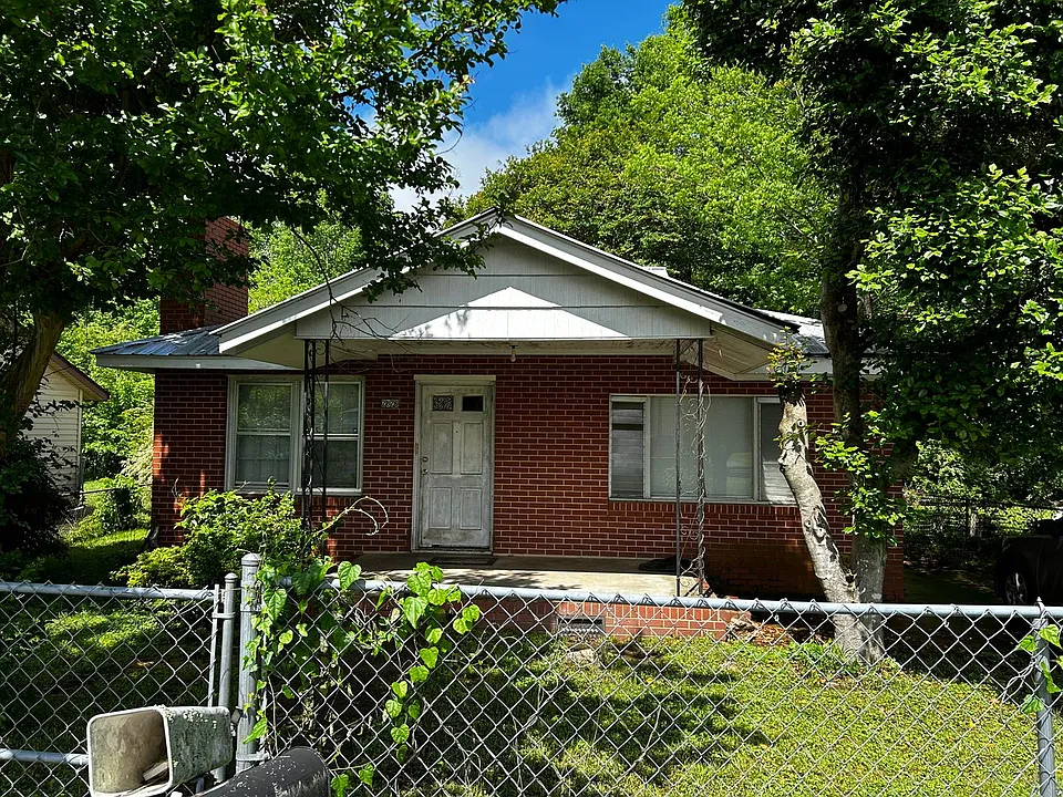 2826 Norwood Ave