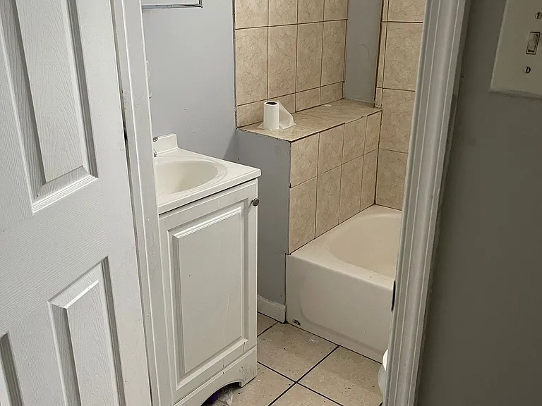 1204 W Rockland St #4 — Photo 7