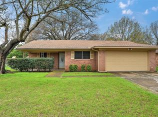 703 Melody Ln, Gainesville, TX 76240