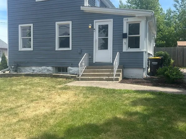 110 N Seminary Ave, Woodstock, IL 60098
