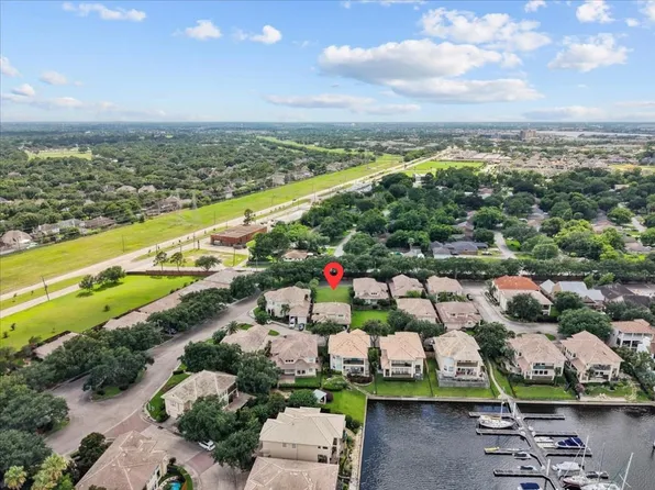 403 Waterford Way, Kemah, TX 77565