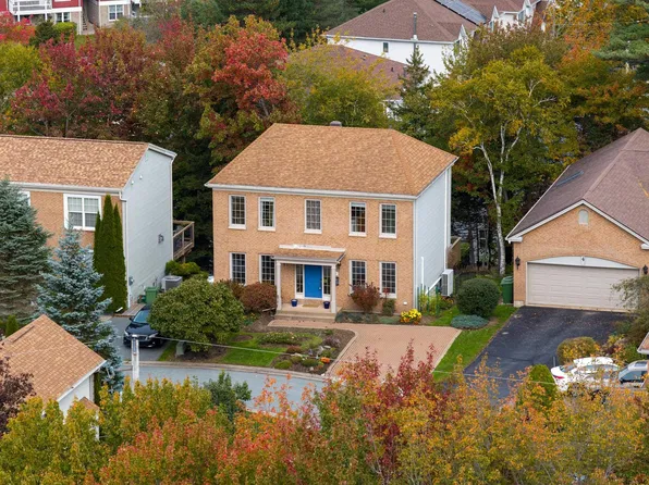 5 Clipper Ct, Bedford, NS B4A 4A8