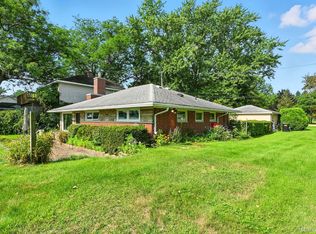 8814 Pellett Dr, Whitmore Lake, MI 48189