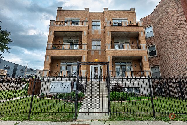1st image of 4417 S Calumet Ave APT 2S