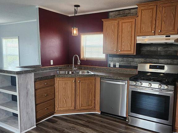 3rd image of 53 Cypress Dr