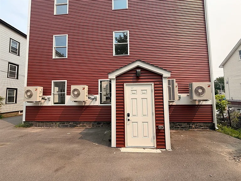 33 Pleasant St #1 — Photo 18