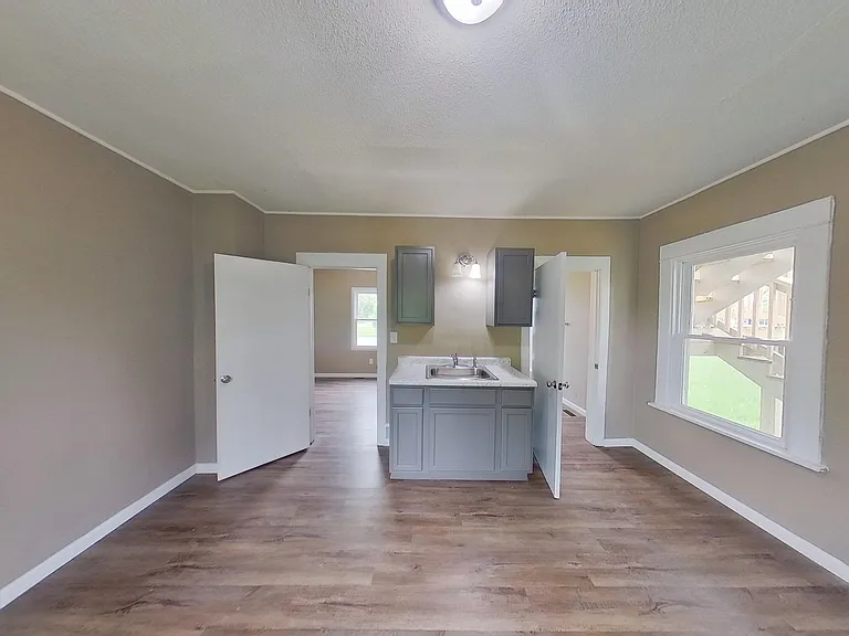 230 Almyra Ave #UP — Photo 5