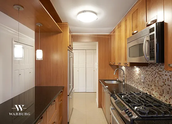 Sold by Warburg | media 5