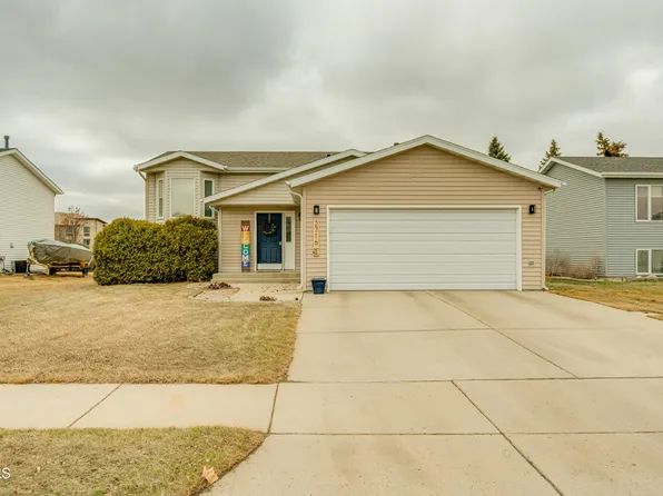 2716 Lexington Dr, Bismarck, ND 58503
