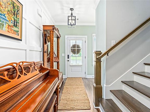3rd image of 594 Grey Oak Cir