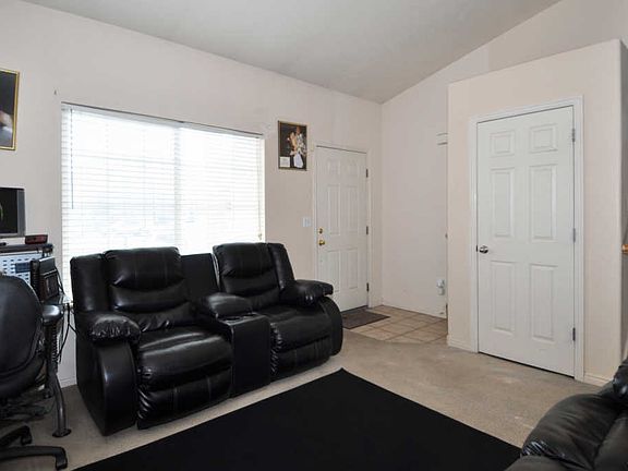 4th image of 1608 W Liljay Cir