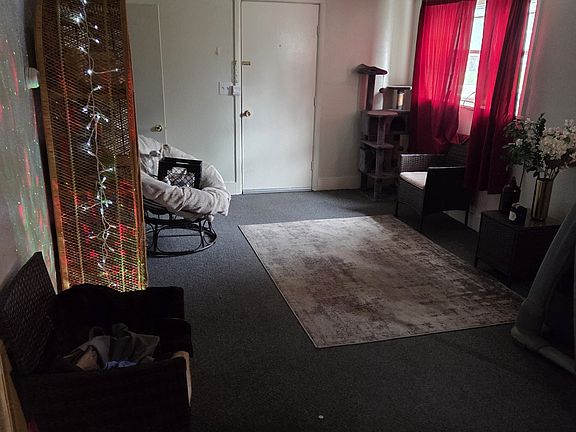 2nd image of 126 Jefferson St #2