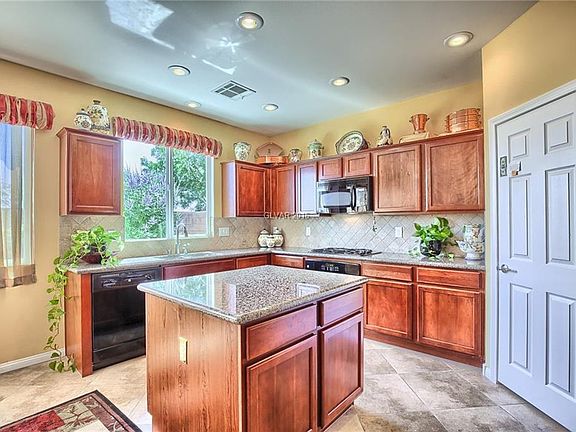 3rd image of 7912 Airola Peak St