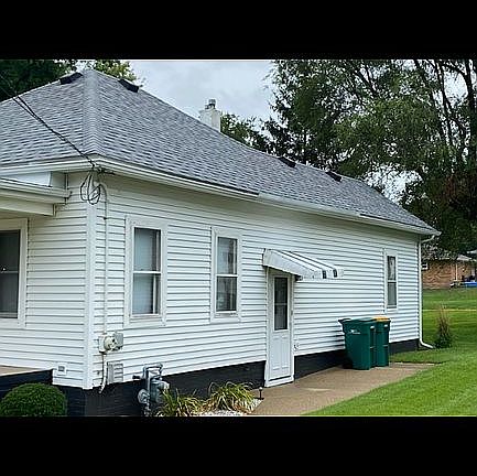 2nd image of 907 Johnson St