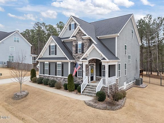 3rd image of 205 Old Ballentine Way