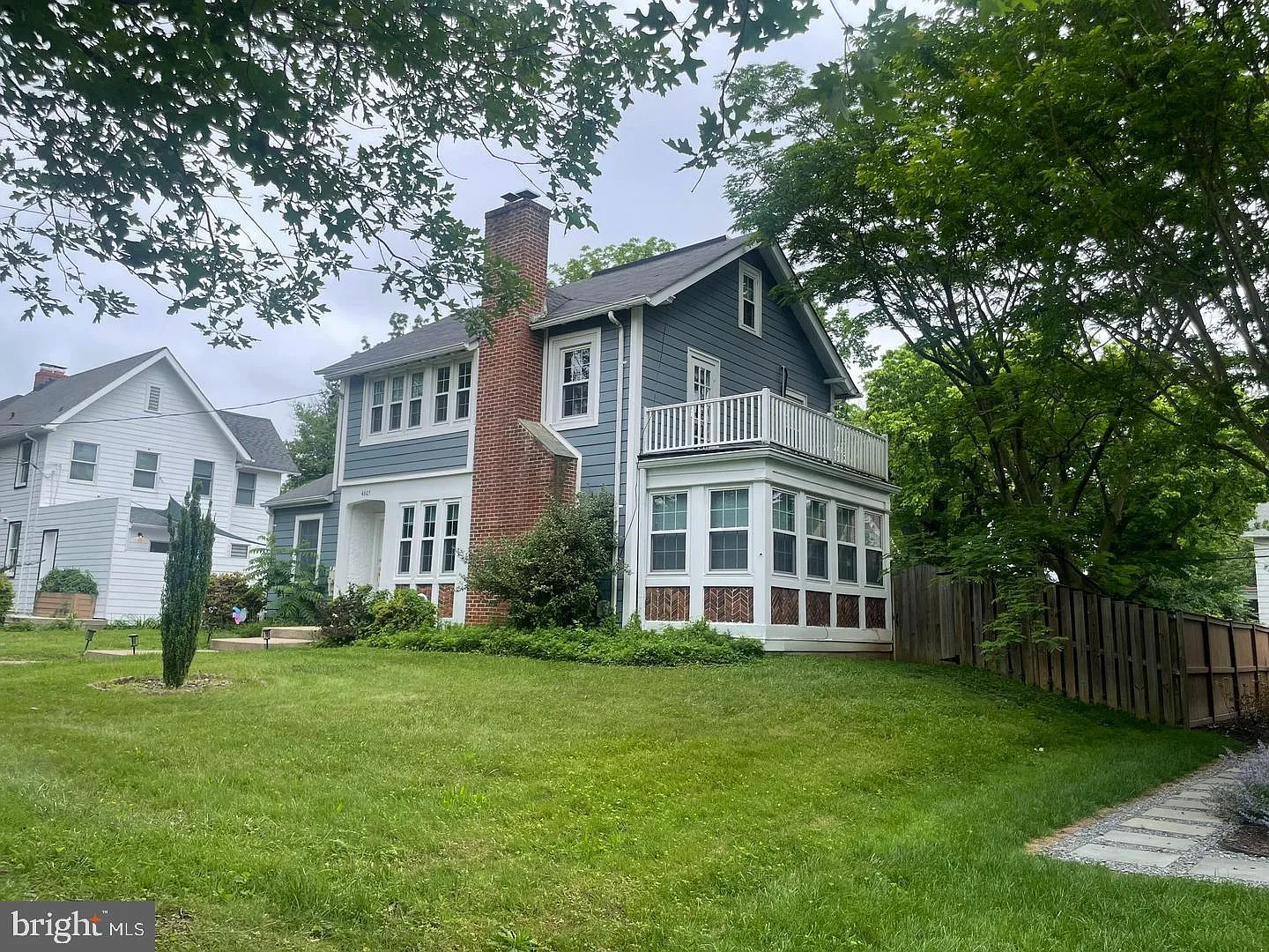 4 bed, 3.5 bath, 2268 sqft, $6,200 — Photo 2