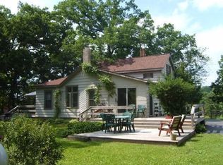 W5715 Barry Rd, Pardeeville, WI 53954